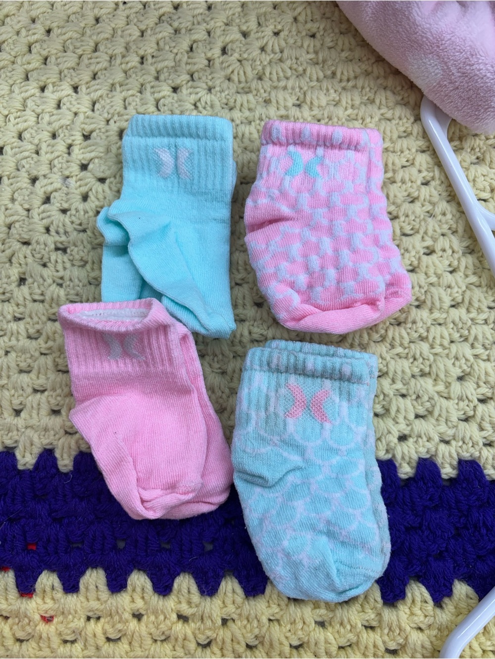 Hurley lot of 4 pair infant socks